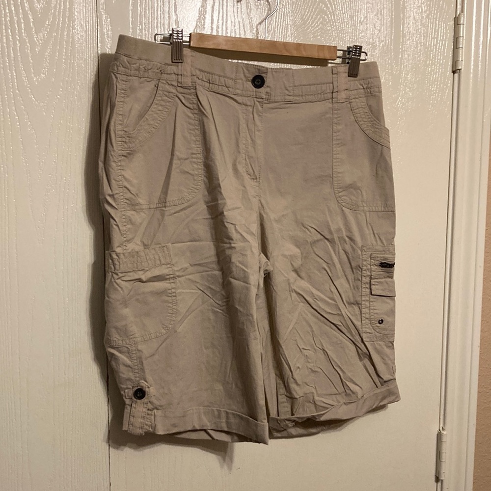 Chicos beige Bermuda shorts size 2.5